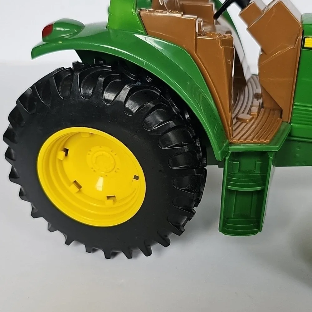 John Deere Tough Tractor 1/16 Scale Diecast Hood Farm Toy  ERTL Large 1601